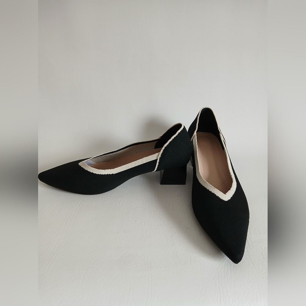 Unbranded Black With White Edging Women's Heels Sz9M Heavy Gauged Fabric